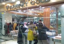 Warga Palembang Jual Perhiasan Emas Manfaatkan Harga Tinggi