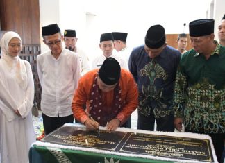 Resmikan Masjid Erli Bujang Abu, Bupati Askolani Ajak Masyarakat Konsisten Makmurkan Masjid