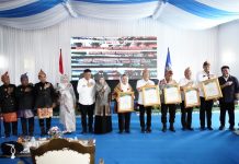 Gubernur Sumsel Hadiri Pemberian Gelar Kehormatan Adat Komering Kepada 5 Pejabat Negara