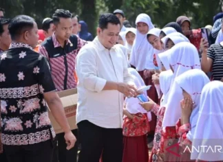 Pemkab Banyuasin Salurkan 223.722 Buku Tulis Gratis